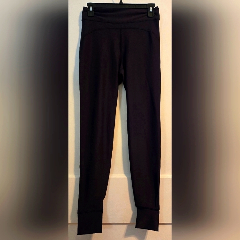 NWOT | Old Navy | Extra High-Rise PowerSoft Go-Dry Stirrup Leggings | M - Picture 4 of 11